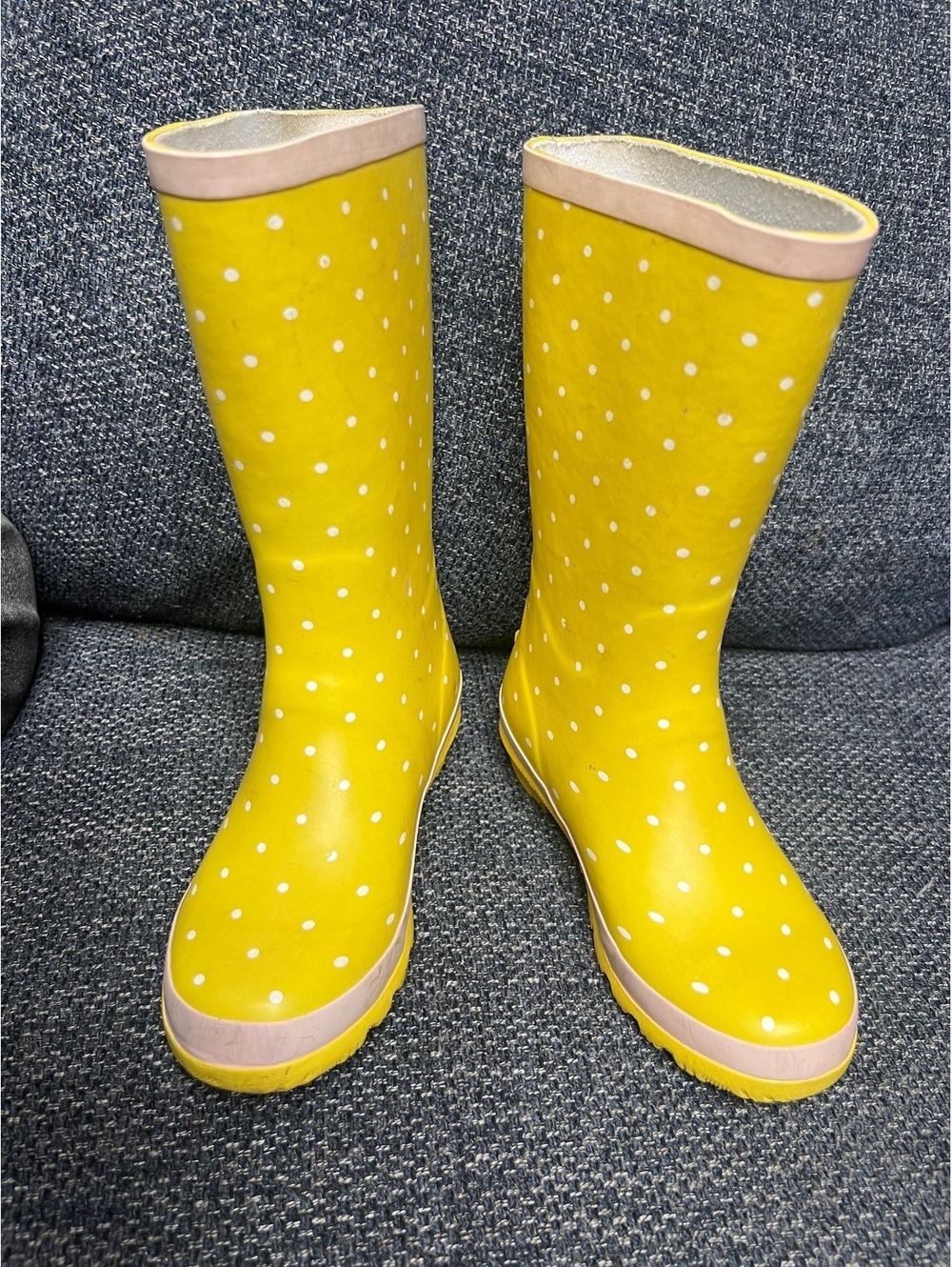 Mini boden Kids size eu 30/us 12 yellow polka dot rain boots